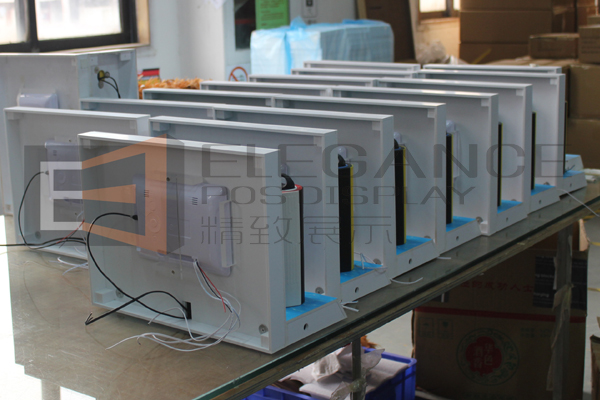 音箱展示架視頻播放器安裝測試中 音箱展示架視頻播放器安裝測試中